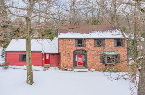 61 Seldom Seen Rd, Bradfordwoods, PA 15015-1321