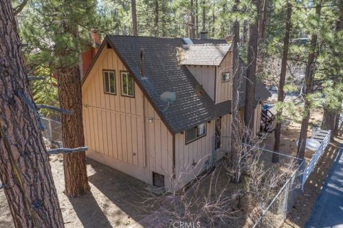 919 Mountain Ln, Big Bear City CA  92314 exterior
