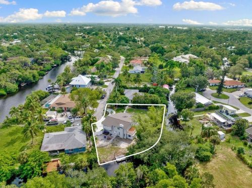 9955 Puopolo Ln, Bonita Springs, FL 34135-4720