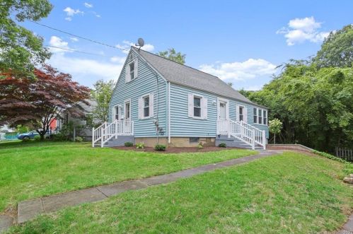 123 Woodland Dr, Milford CT  06460-5029 exterior