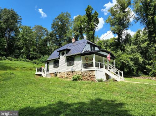 13413 Mountain Rd, Lovettsville VA  20180-2816 exterior