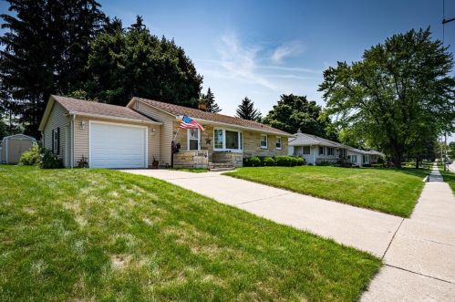 917 Jefferson St, West Bend WI  53090-1419 exterior