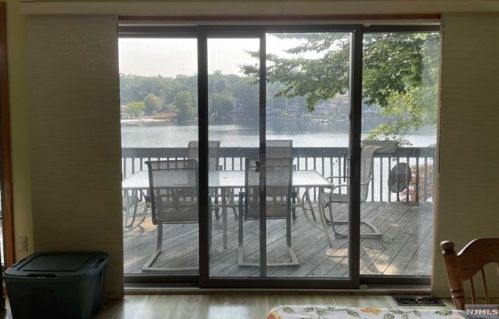 78 Upsala Path, West Milford Lakes NJ  07480-4204 exterior