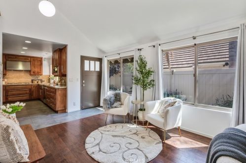 27119 Rio Prado Dr, Santa Clarita, CA 91354-2276