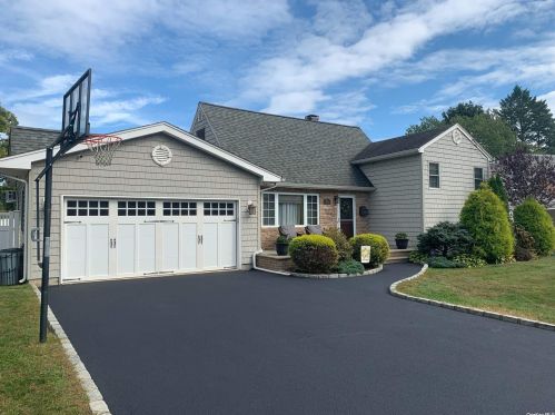 1469 Lincoln Blvd, Bayshore, NY 11706-3904