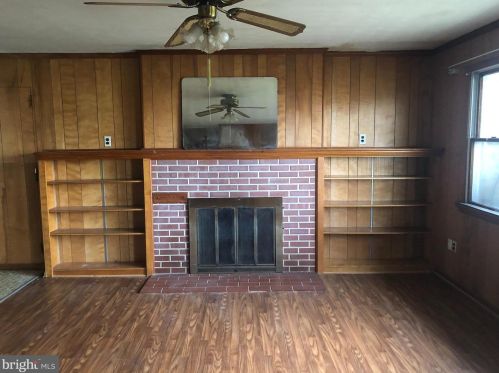 810 Seymour Rd, Bear, DE 19701-1107