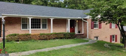 114 Woodland Rd, Fredericksburg VA  22401-5239 exterior