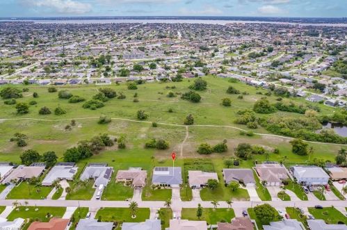 3749 6th Ave, Cape Coral FL  33904-5204 exterior