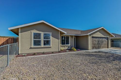 14780 Balmoral Dr, Victorville, CA 92394-2078