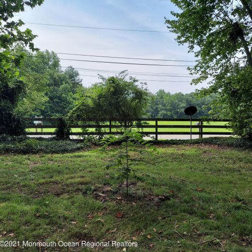 281 Long Swamp Rd, Plumsted Township NJ  08533-2028 exterior