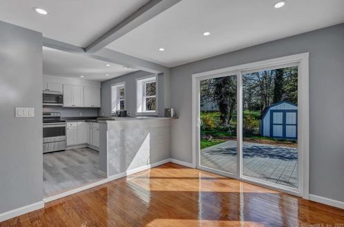 86 Woodland Dr, Northford CT  06472-1210 exterior