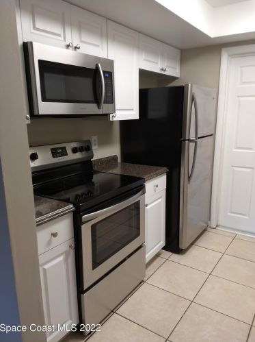 333 Country Lane Dr, Cocoa, FL 32926-5384
