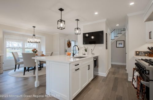 14 Eastborne Dr, Little Silver NJ  07739-1235 exterior