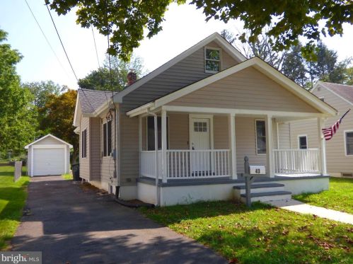 43 Sherwood Ave, Trenton, NJ 08619-4313
