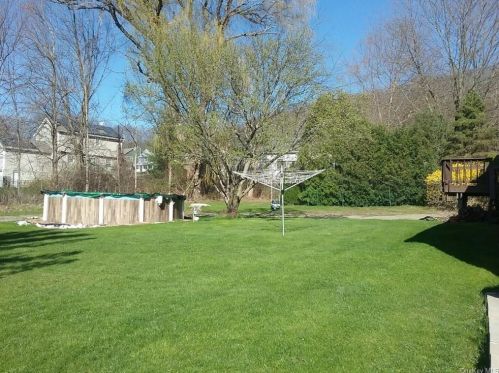 15 Maplewood Dr, Middletown NY  10940-6689 exterior