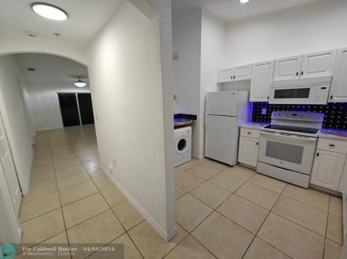 3950 48th Ave, Hollywood, FL 33021-1732