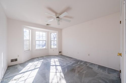 52 Perri Rd, East Freehold NJ  07728-4140 exterior