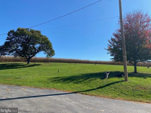 435 Boxwood Rd, Red Lion PA  17356-8347 exterior