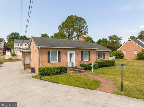 616 Seminary St, Charles Town WV  25414-1447 exterior