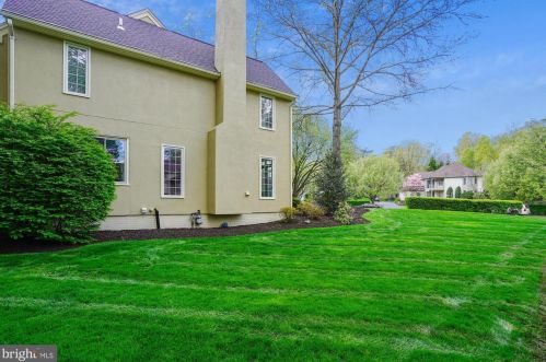 9111 Meadowcreek Ln, Lorton VA  22079-3238 exterior