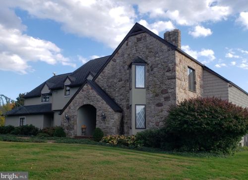 464 Wood Ln, Breinigsville, PA 18031-1919