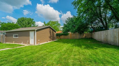 633 Laurel Dr, Dyer IN  46311-2231 exterior