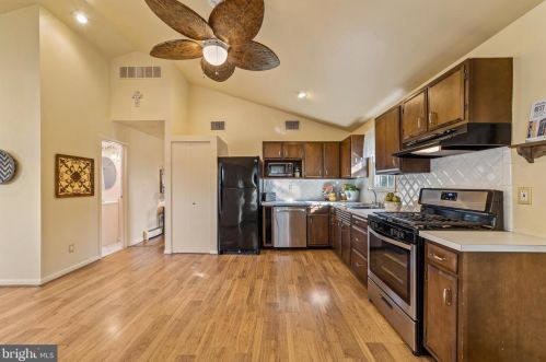 30 Greenfield Ave, Trenton NJ  08648-3828 exterior