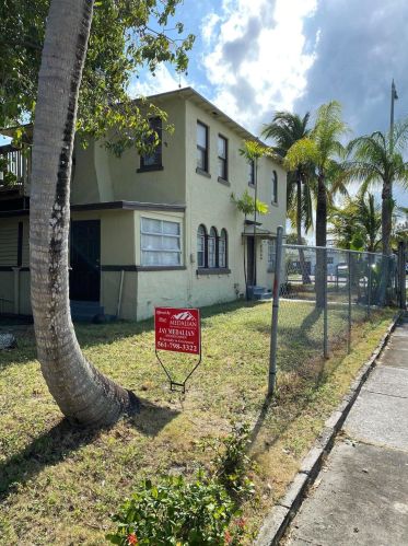 3416 Broadway, West Palm Beach, FL 33407-4840