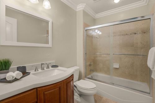 18660 Castle Lake Dr, Morgan Hill CA  95037-9472 exterior