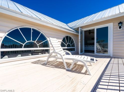 5298 Umbrella Pool Rd, Sanibel FL  33957-2407 exterior