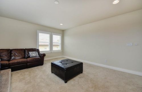 1781 Summer Cloud Ct, Folsom CA  95630-6249 exterior