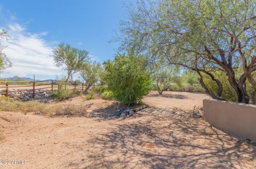 7839 Dixileta Dr, Scottsdale AZ exterior