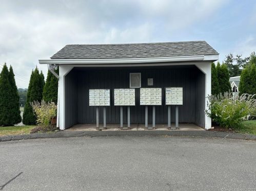 1325 Farmington Ave, Bristol CT  06010-4758 exterior