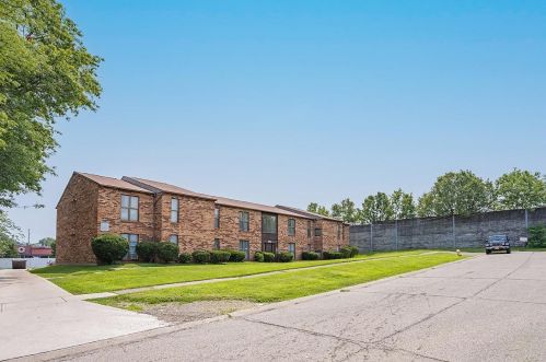 8380 Cottonwood Dr, Cincinnati, OH 45231-5900