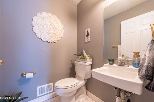 444 Vista Ct, Bricktown NJ  08724-5313 exterior