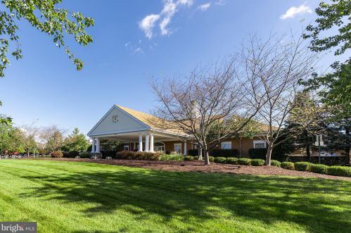 18345 Mid Ocean Pl, Leesburg VA 20176-7451 exterior