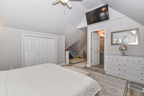 3417 Cramer St, Milwaukee WI 53211-2816 exterior