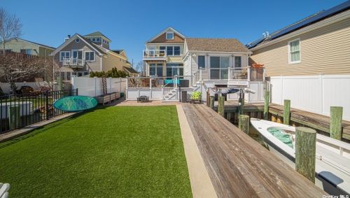 619 Venetian Blvd, North Lindenhurst, NY 11757-6345