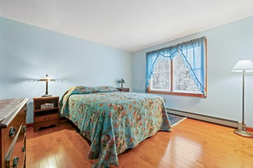 12 Ginger Dr, Goffstown NH  03045-2939 exterior