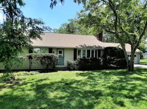 247 Park Ln, Bridgeport, CT 06611-2342