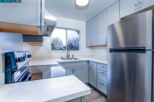 366 45 St, Oakland CA 94609-2259 exterior