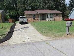 1828 Palamino Dr, Clarksville, TN 37042-5295