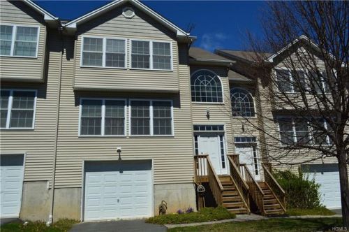 20 Railroad Ave, Garnerville, NY 10923-1217