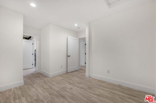 11512 La Maida St, North Hollywood CA  91601-4323 exterior