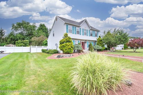 15 Wendy Ct, Jackson Twp, NJ 08527-1155