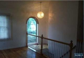 31 Lawn Dr, Teaneck NJ  07666-5605 exterior