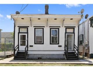 2712 1st St, New Orleans LA  70113-3022 exterior