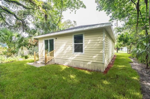 561 Live Oak Ave, Daytona Beach FL  32114-4846 exterior