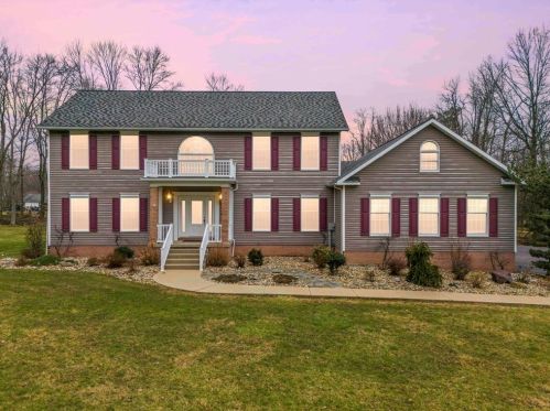 337 Morningstar Ln, New Castle, PA 16105-1353