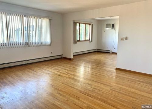 470 4th St, Palisades Park NJ  07650-2314 exterior